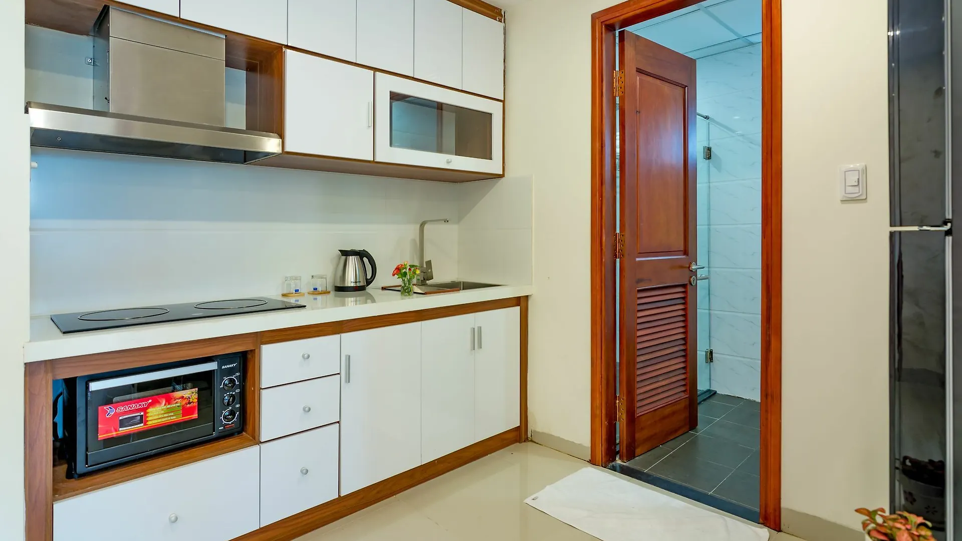 Апарт-отель Salamander Apartment Hotel Дананг