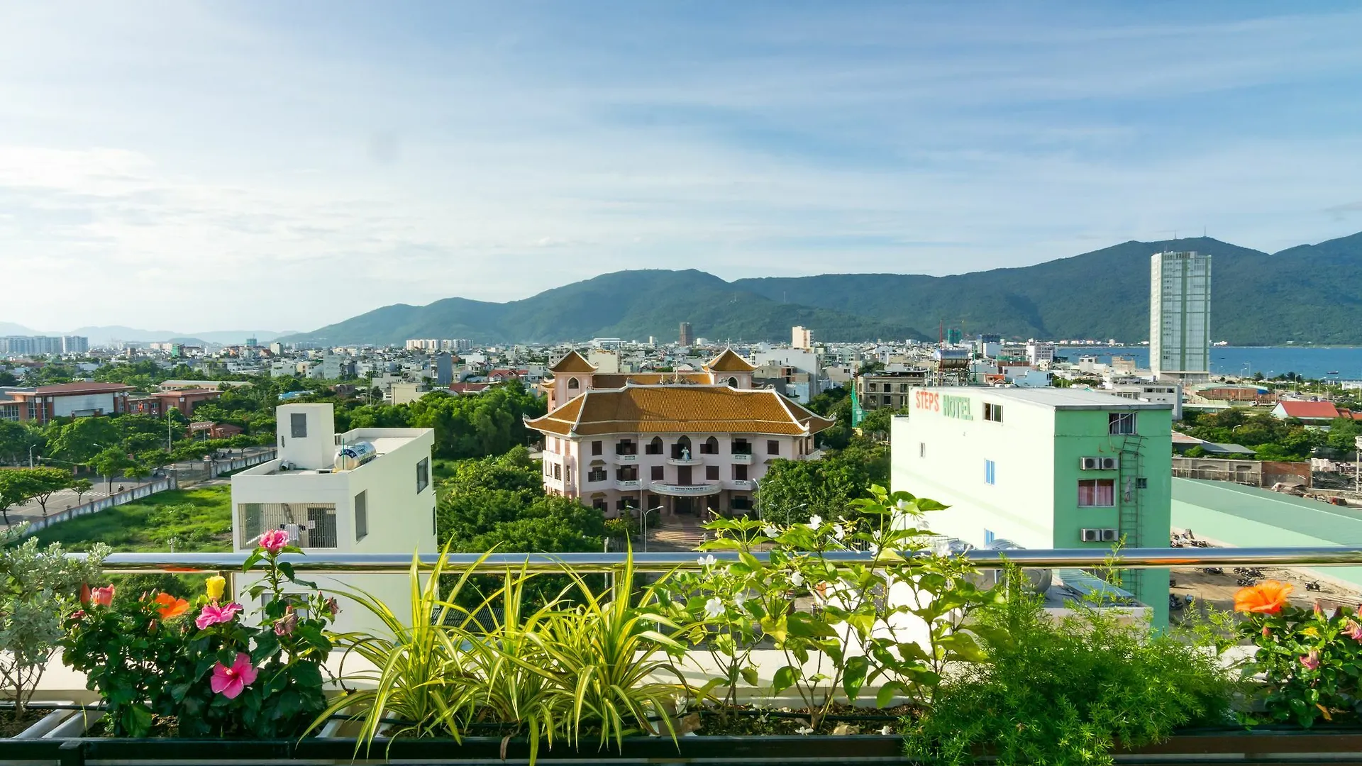 Salamander Apartment Hotel Дананг Вьетнам